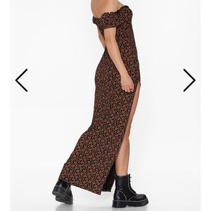 Off shoulders high leg slit dress